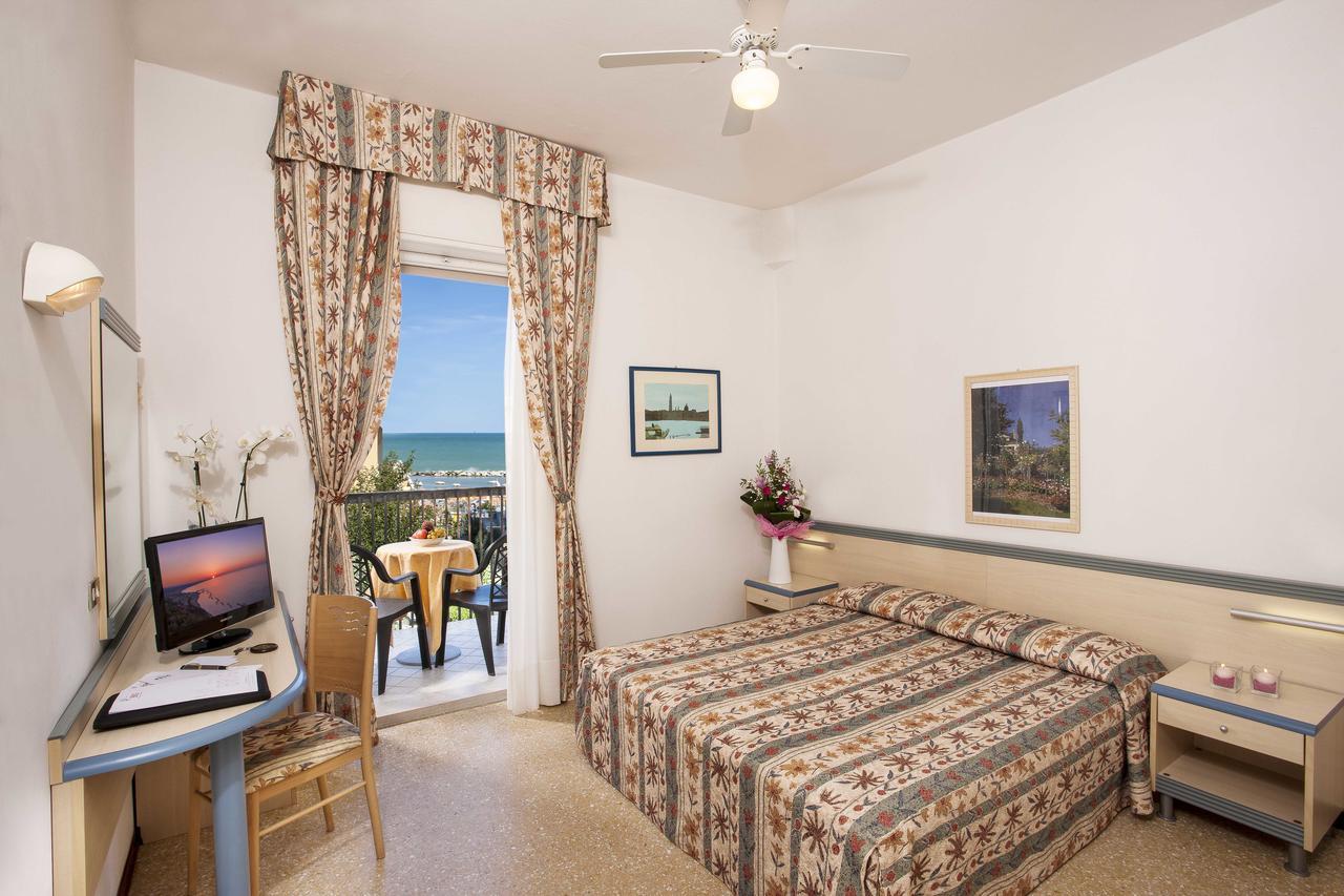 Hotel Brig Cattolica Ngoại thất bức ảnh